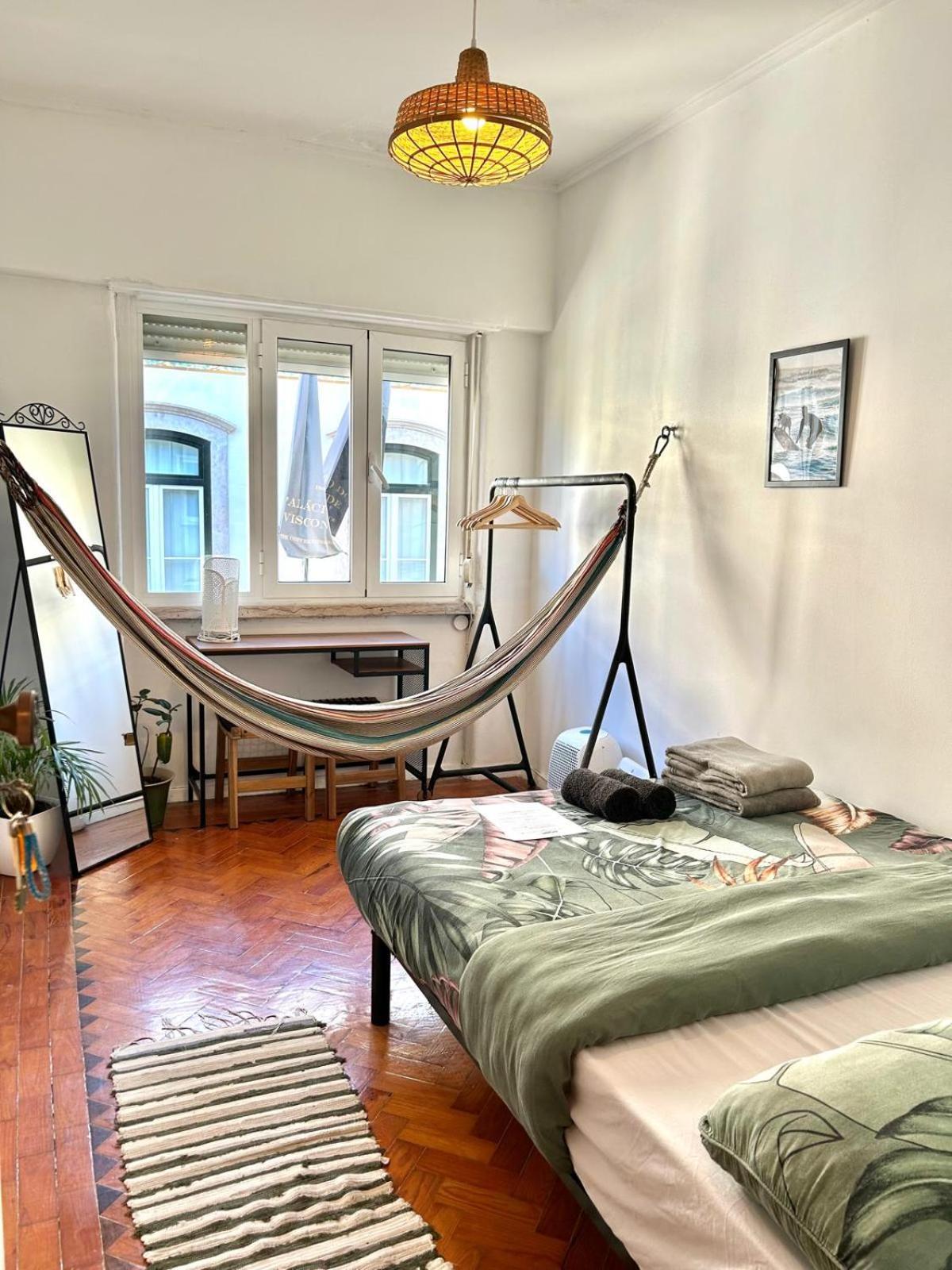 Maria Shared Apartment In Central Lisbona Esterno foto